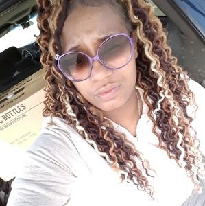 Meet your Posher, Lena